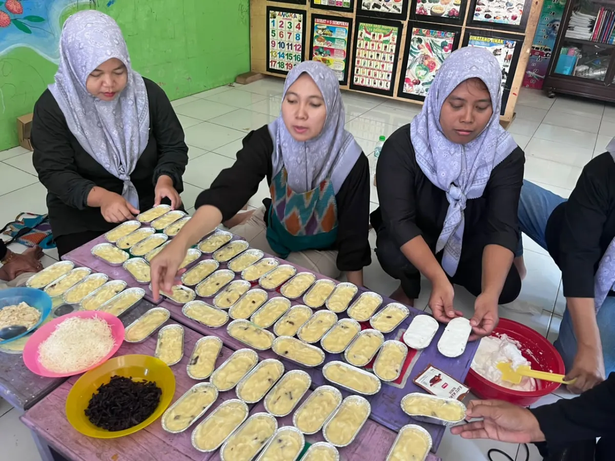 PELATIHAN POKJA 3 PKK DESA PLATAR - PEMBUATAN ANEKA RAGAM JAJANAN NON BERAS  
