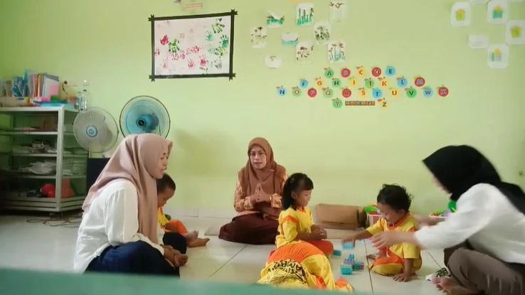 Bunda Paud Desa Senenan Mengunjungi Pos Paud Kasih Ibu, Belajar dan Bermain Bersama