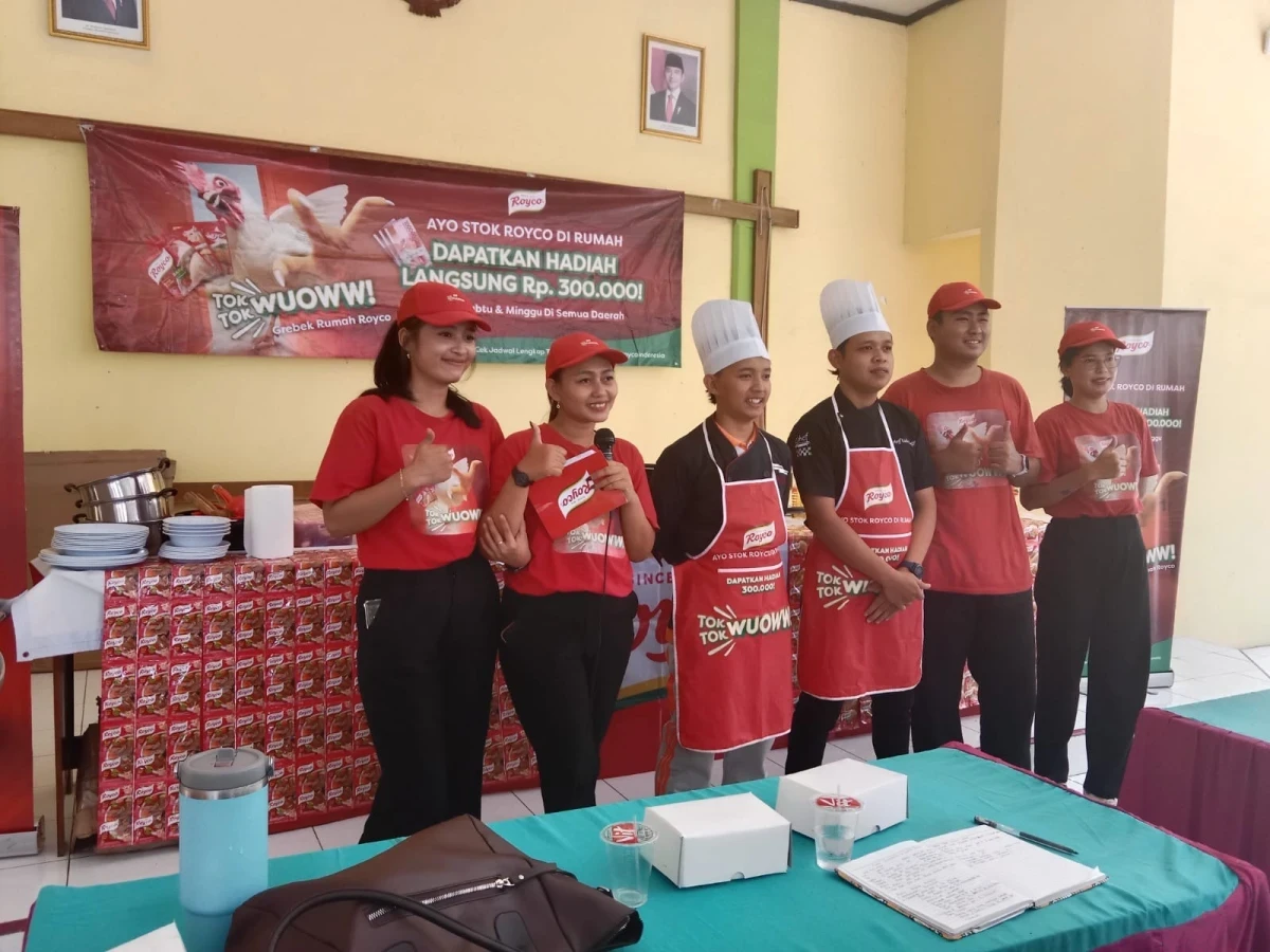 Memperkenalkan chef dan juri lomba masak 