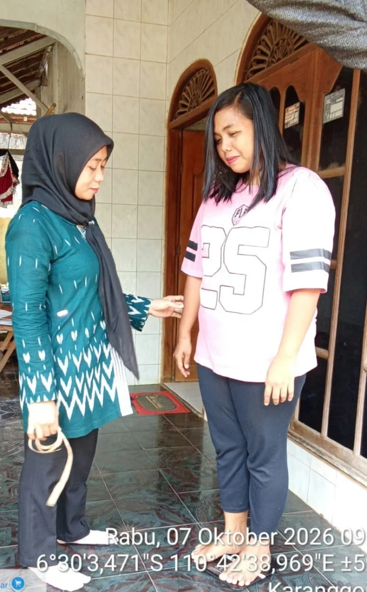 Kader Posyandu Kunjungi Rumah Bumil di RT 02 RW 05 Desa Karanggondang