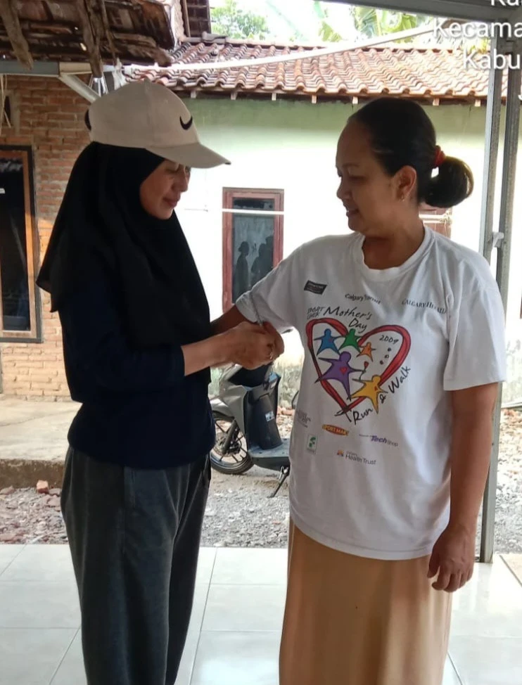 Kader Posyandu Desa Karanggondang Gelar Kunjungan Rumah dan Rekapitulasi Data Warga Dewasa