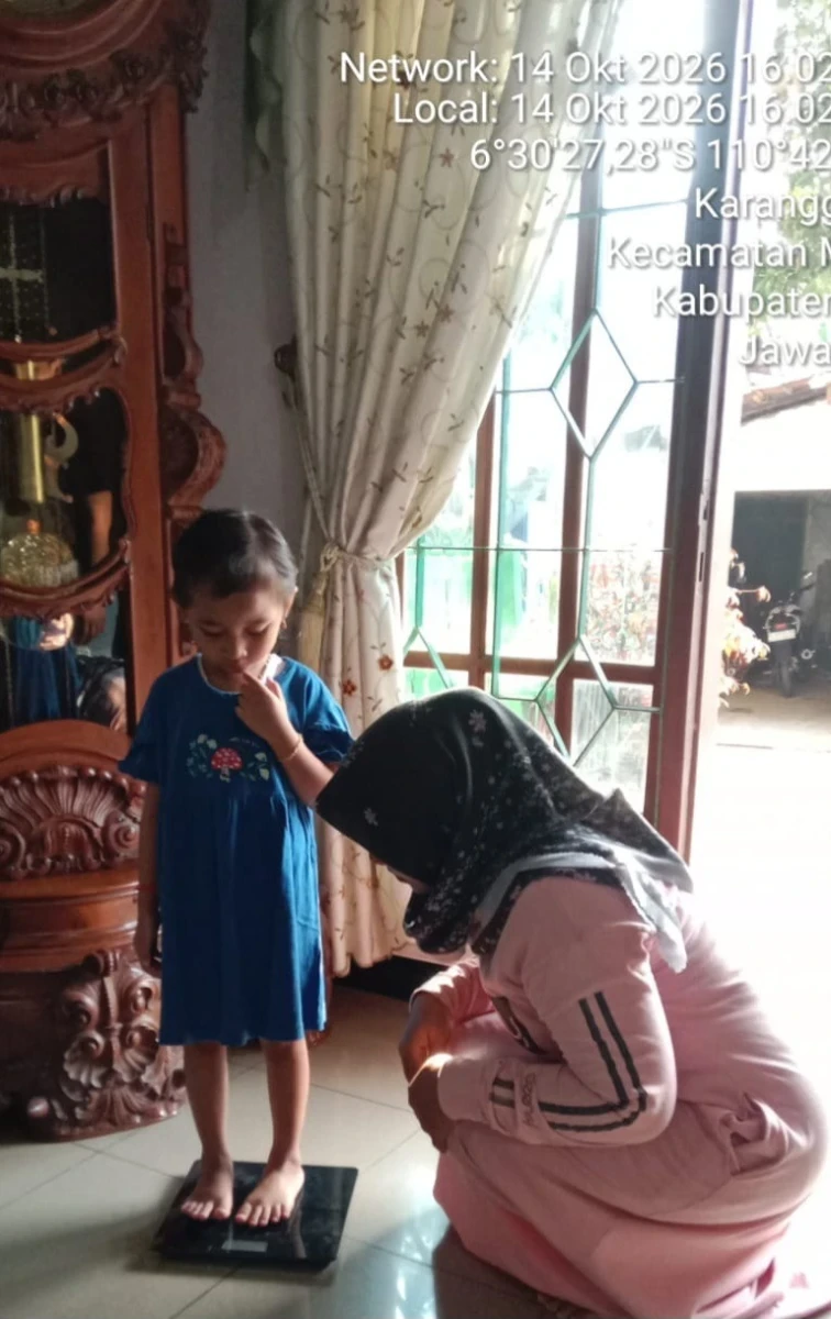 Kader Posyandu Desa Karanggondang Gelar Kunjungan Rumah dan Rekapitulasi Data Balita RT 02 RW 04