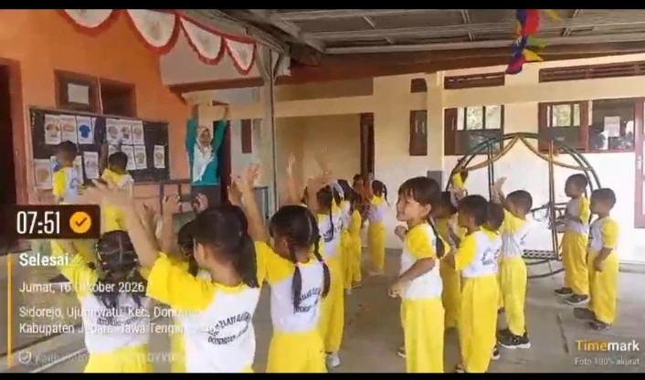 BERSAMA TP.PKK DESA BELAJAR SEHAT DAN CERIA DI TK MELATI UJUNGWATU