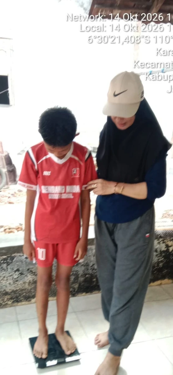 Kader Posyandu Desa Karanggondang Gelar Kunjungan Rumah dan Rekapitulasi Data Remaja RT 01 RW 04