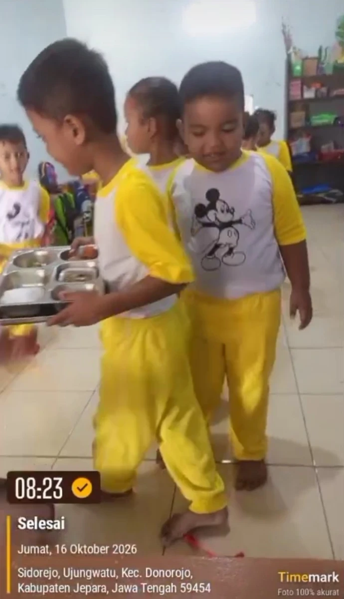 GEMBIRA BERSAMA BELAJAR SAMBIL BERMAIN DI TK MELATI UJUNGWATU