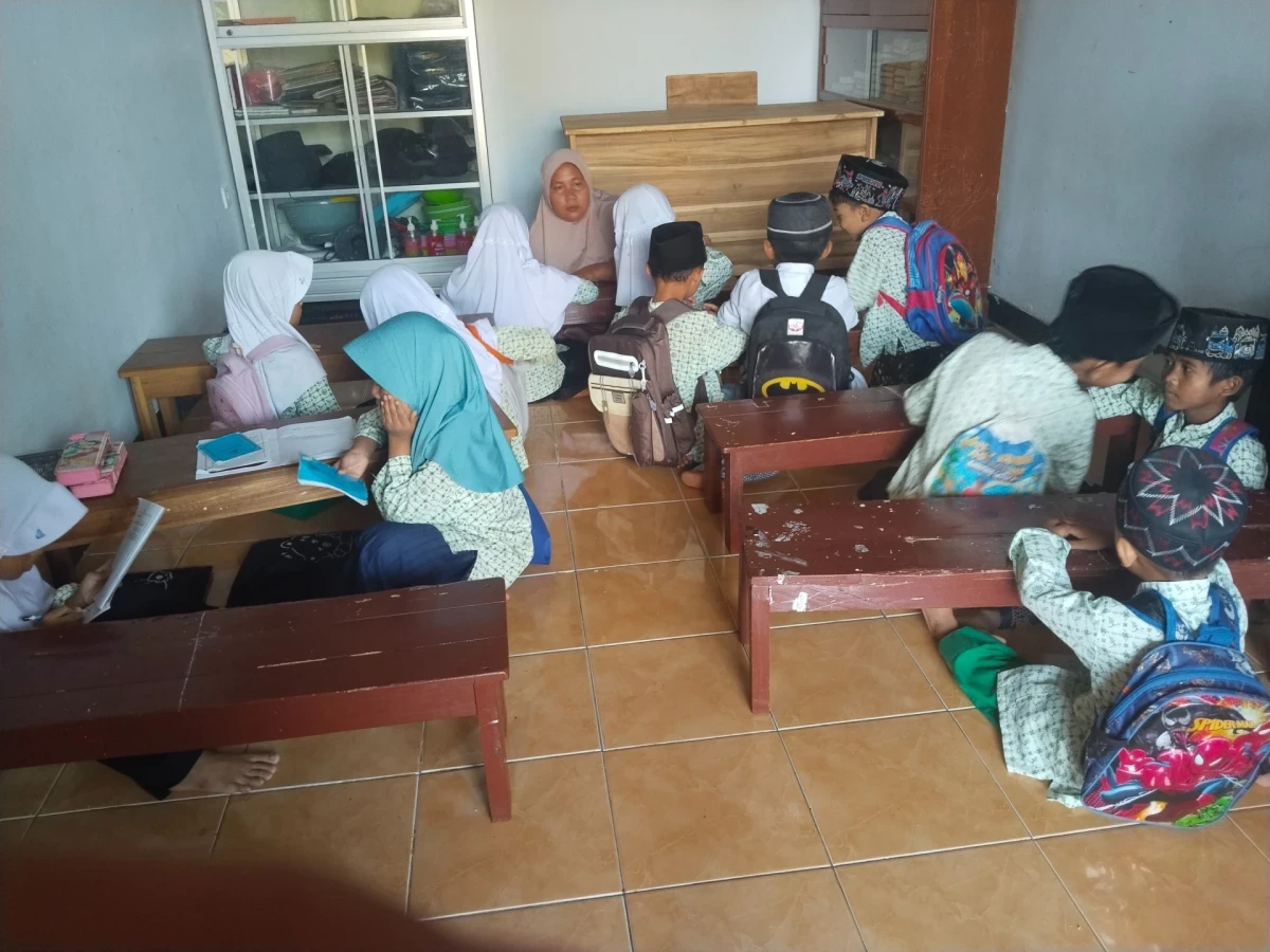 TP.PKK DESA DAMPINGI PEMBELAJARAN DI TPQ MIFTAHUL JANNAH