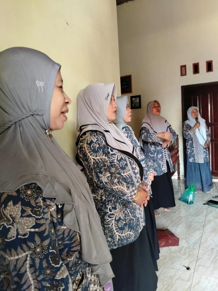 Pengarahan tentang Hari Cuci Tangan Sedunia PKK RW 05