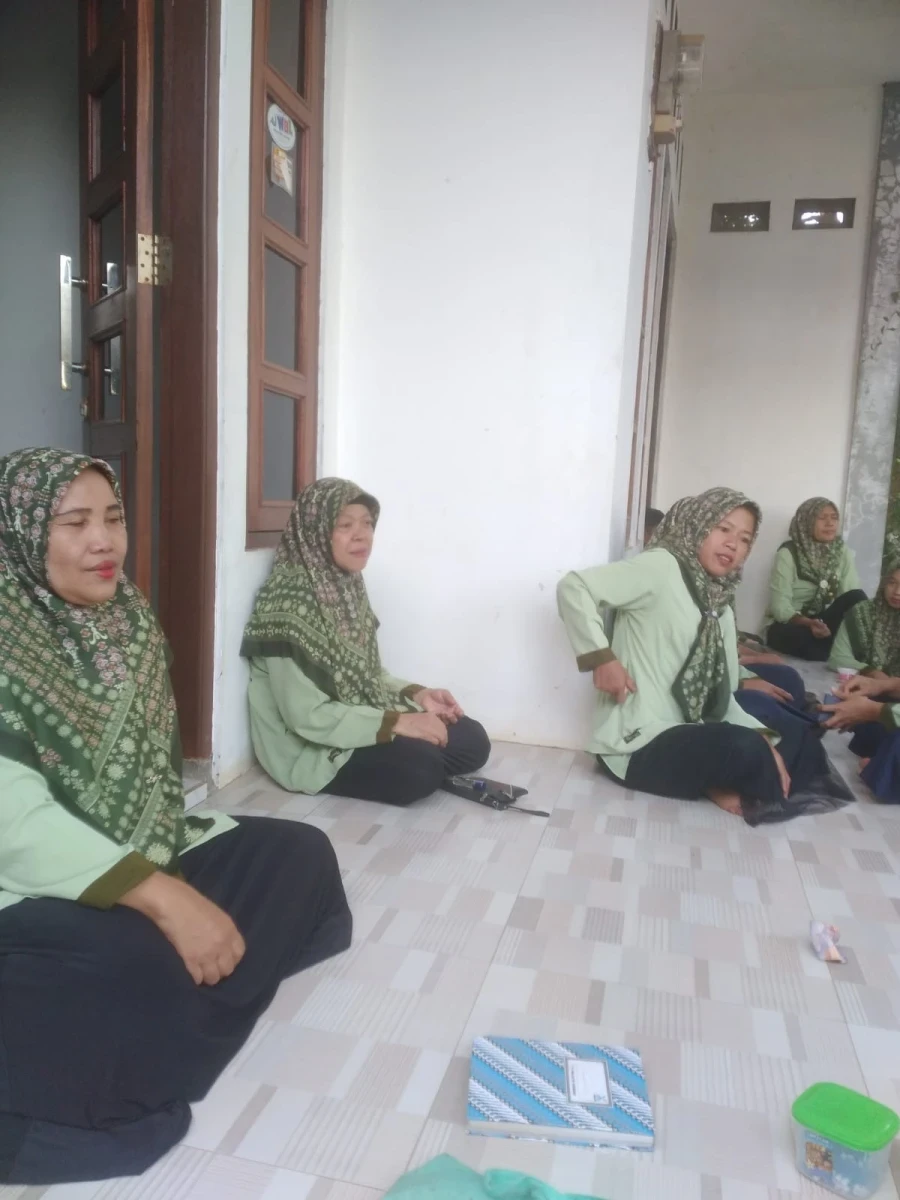 PKK RW 06 Sosialisasi kebersihan lingkungan & sampah