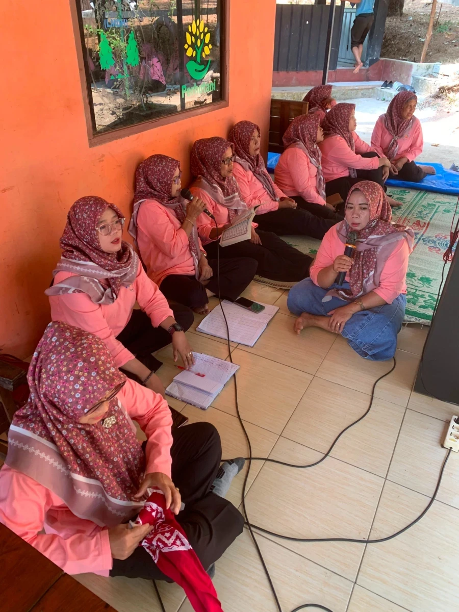 Pertemuan PKK dihutan serni indah 