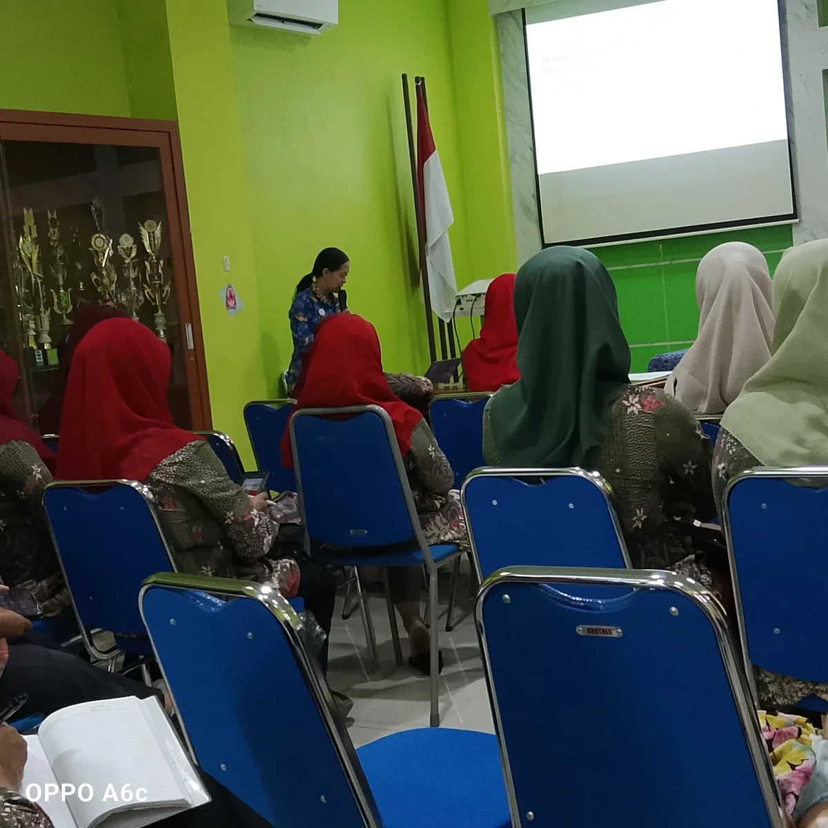Menghadiri sosialisasi  Pencegahan Penyakit TIdak Menular (PTM) Pada Anak dengan Stunting 