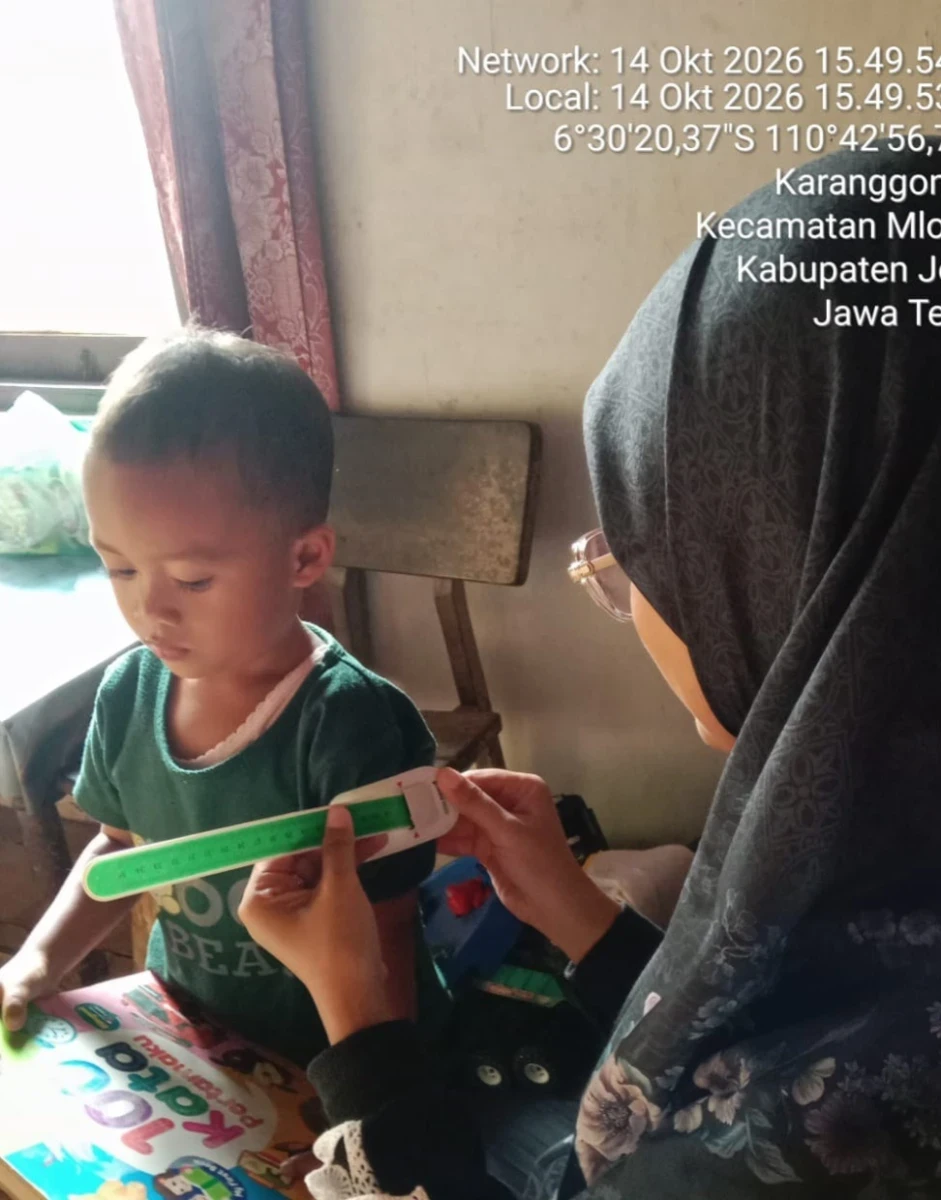 Mempererat Pendampingan Kesehatan: Kunjungan Rumah Balita oleh Kader Posyandu RT 04 RW 04