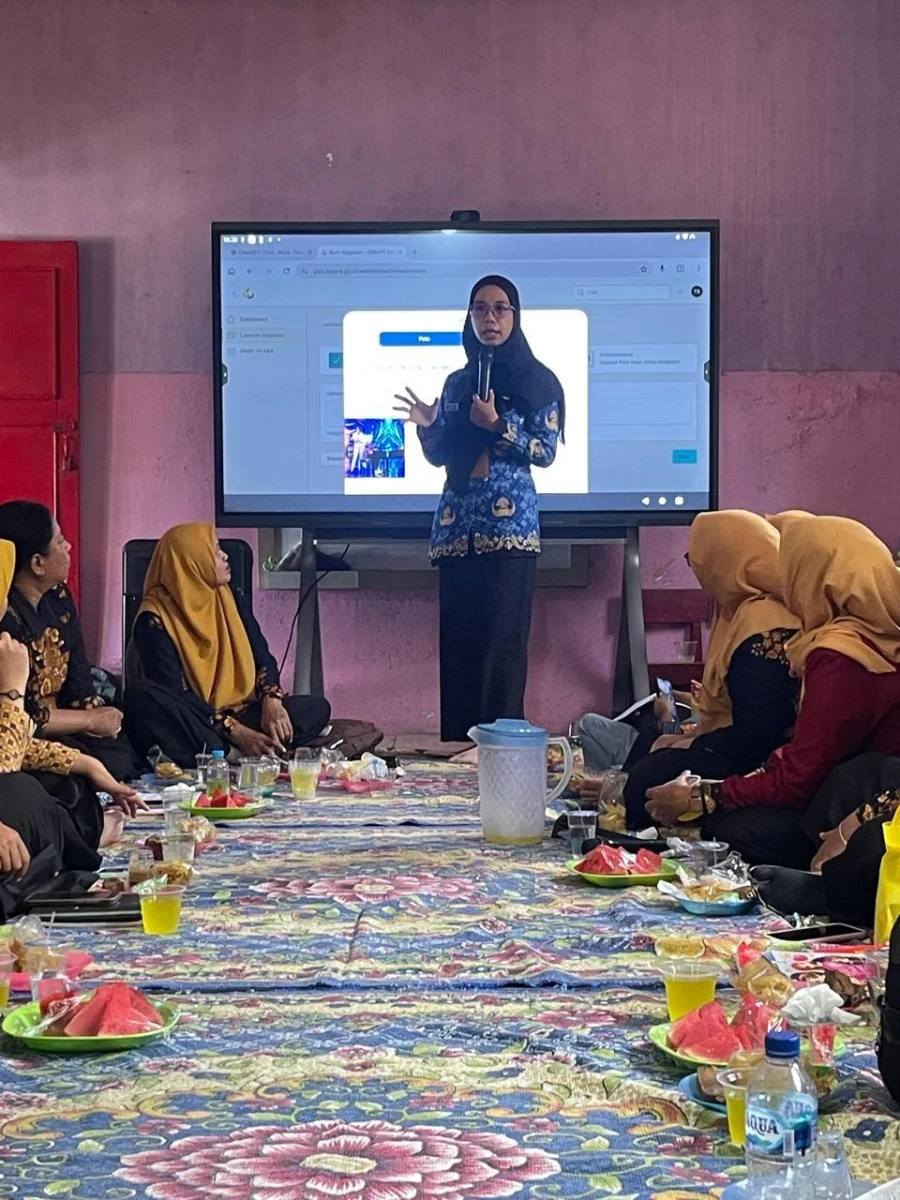 KEGIATAN SOSIALISASI SMART KARTINI KEPADA BUNDA-BUNDA PAUD DESA BANYUMANIS