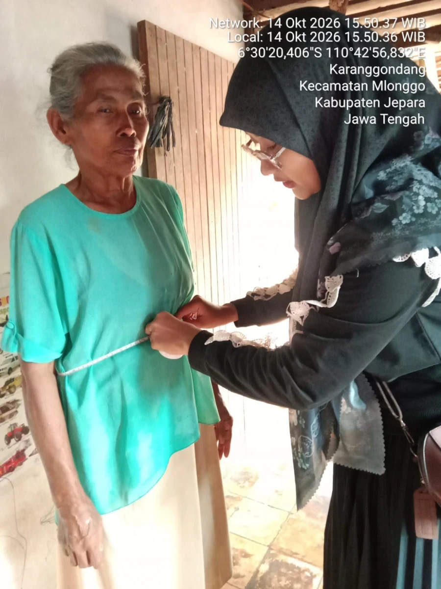 Kader Posyandu Lakukan Kunjungan Rumah untuk Pemantauan Kesehatan dan Kesejahteraan Lansia