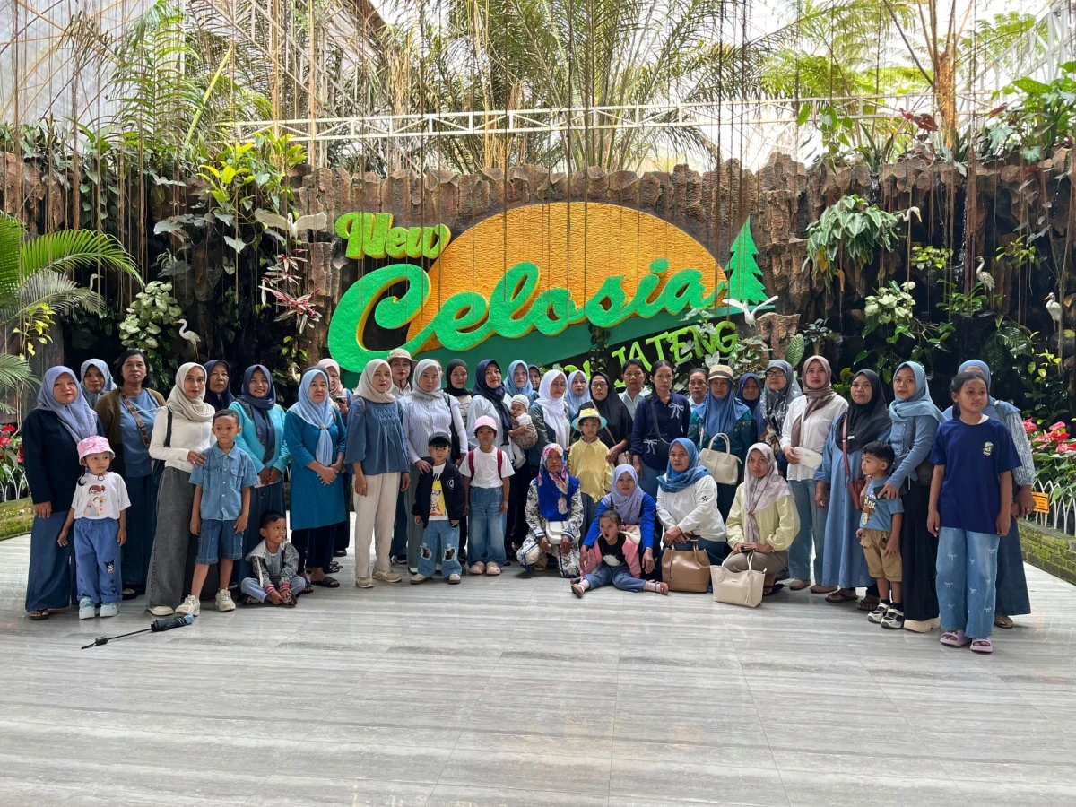 Family gathering PKK RW 02 BANYUMANIS 