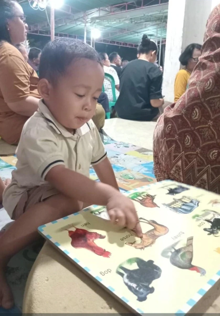 Edukasi Kreatif Posyandu Harapan 11: Solusi Cerdas Menangani Anak Aktif Melalui Visual Warna-Warni
