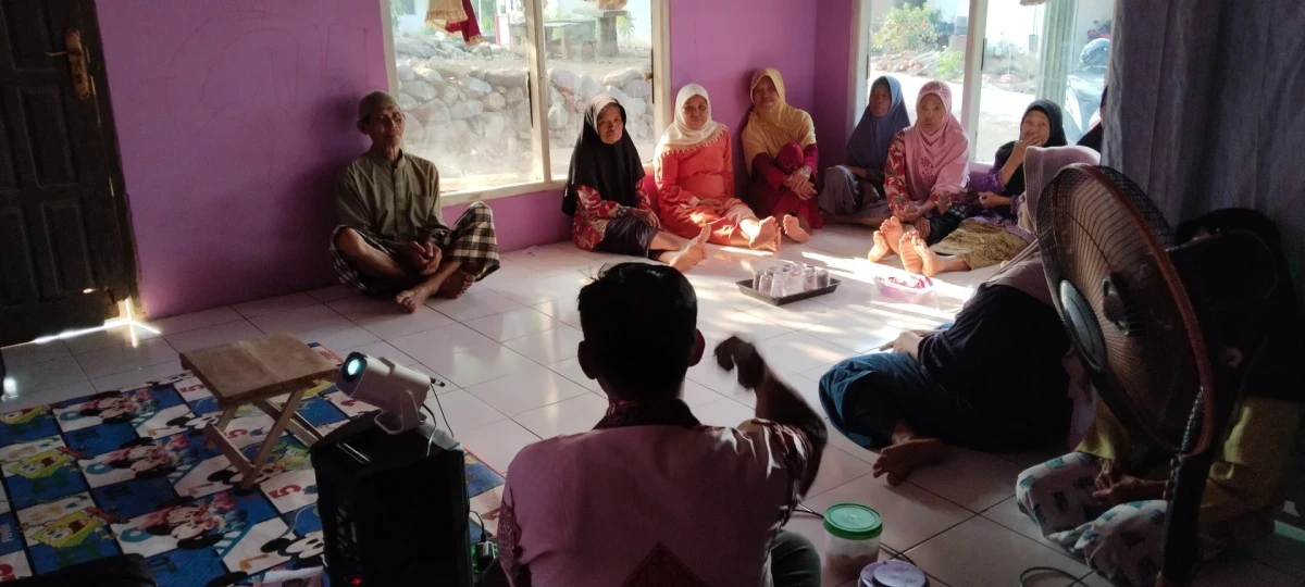 Sosialisasi cara hidup sehat untuk lansia di RT 04 RW 5