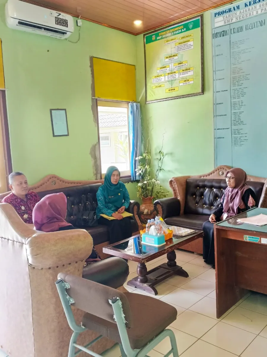 Sosialisasi MPLS Sekolah Ramah Anak Bersama Guru SMP Negeri 2 Pakis Aji