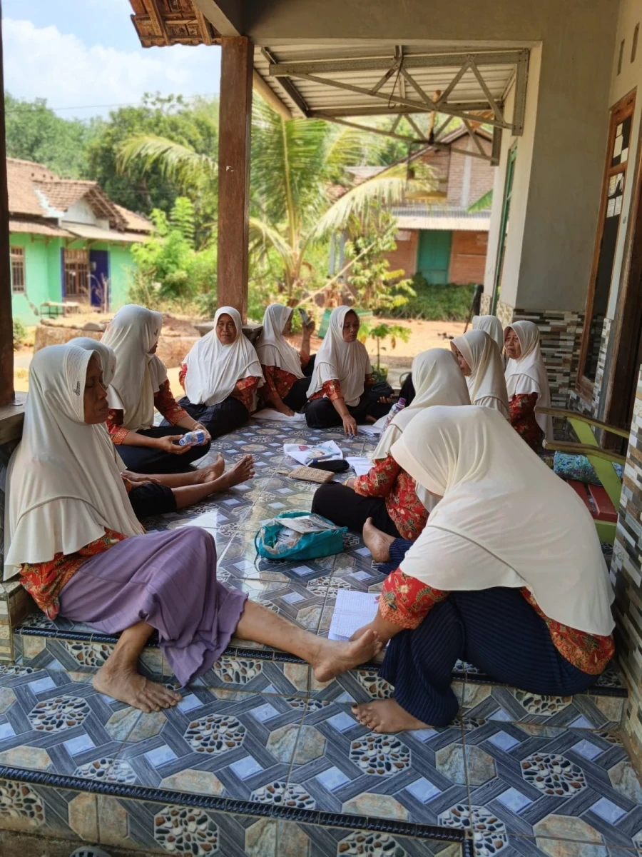PERTEMUAN RUTIN PKK RT 01 RW 07 DESA DERMOLO
