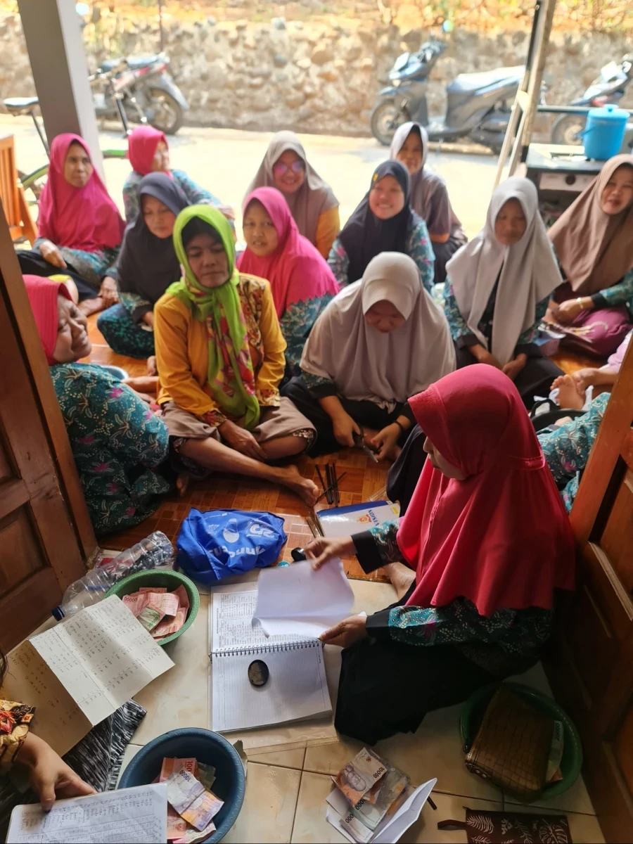 PERTEMUAN RUTIN PKK RT 02 RW 07 DESA DERMOLO