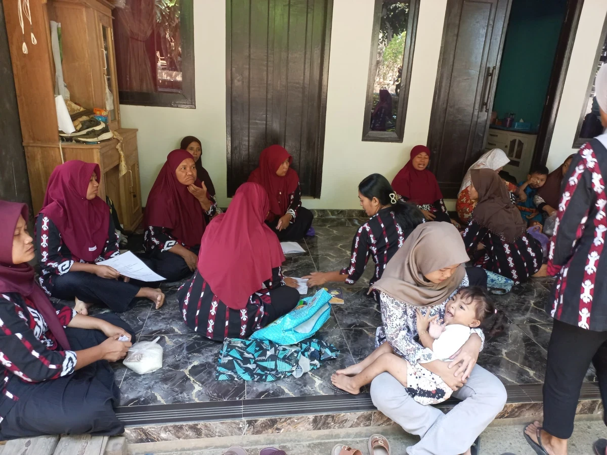 PERTEMUAN RUTIN PKK RT 4 RW 7 DESA DERMOLO