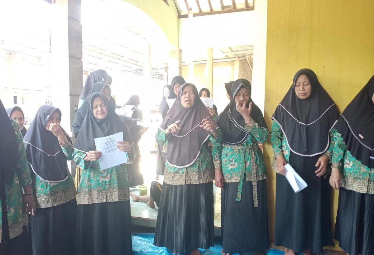PERTEMUAN RUTIN PKK RT 1 RW 4 DESA DERMOLO