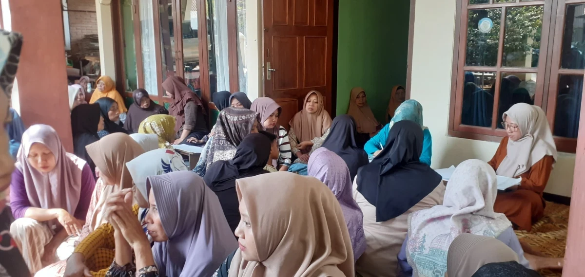 PERTEMUAN RUTIN PKK RT 05/01 DESA DEMANGAN DAN SOSIALISASI CAPING PKK