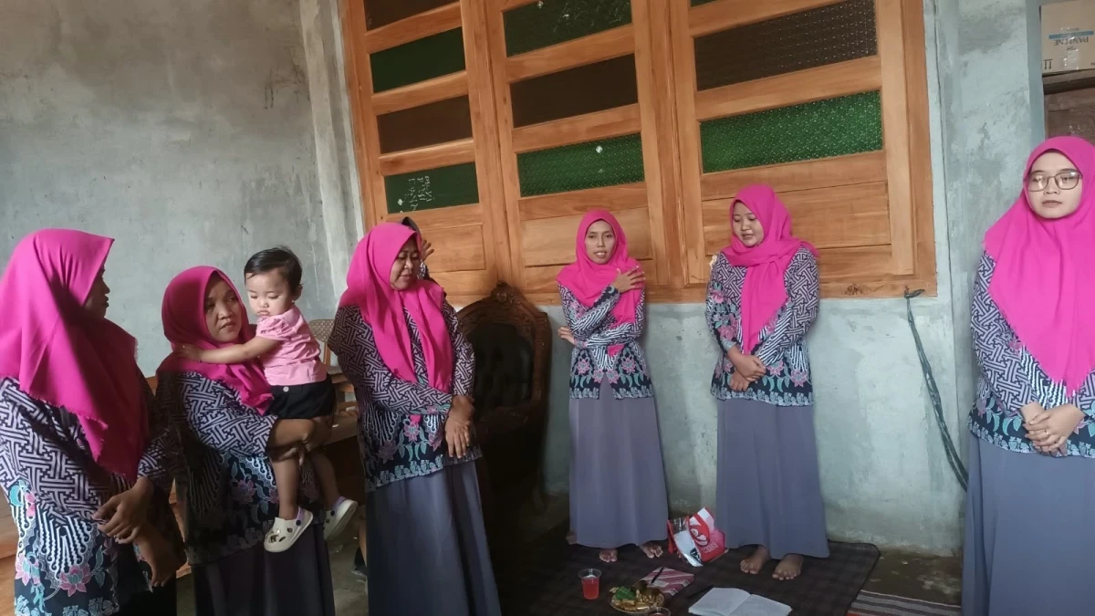 Kegiatan ritunan pkk rt 01/rw 08 tahunan bok abang