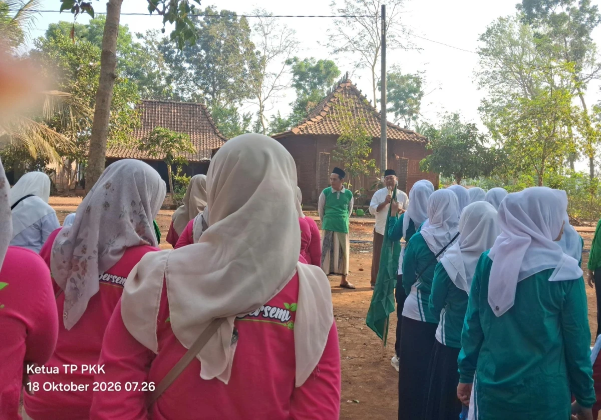 Hadiri Harlah Muslimat Ranting 2, Ketua TP PKK Desa Karanggondang Apresiasi Peran Perempuan dalam Pembangunan Desa