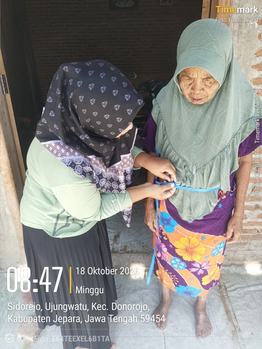 KUNJUNGAN LANSIA OLEH KADER POSYANDU DI RT 05 RW 02 DUKUH SIDOREJO