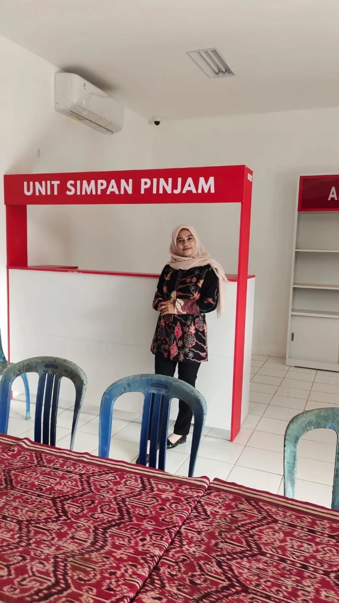 Mengunjungi koperasi merah putih 