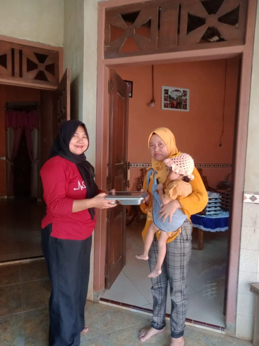 Pendistribusian Menu MBG untuk Balita, Ibu Hamil, dan Ibu Menyusui di Pos Nusa Indah 2 Tahunan