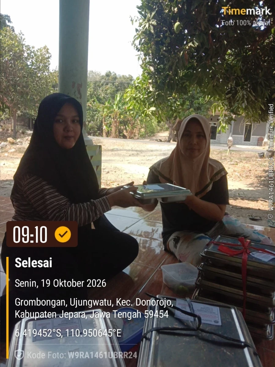 PENDISTRIBUSIAN MBG DI POS 03 RW 03 DESA UJUNGWATU