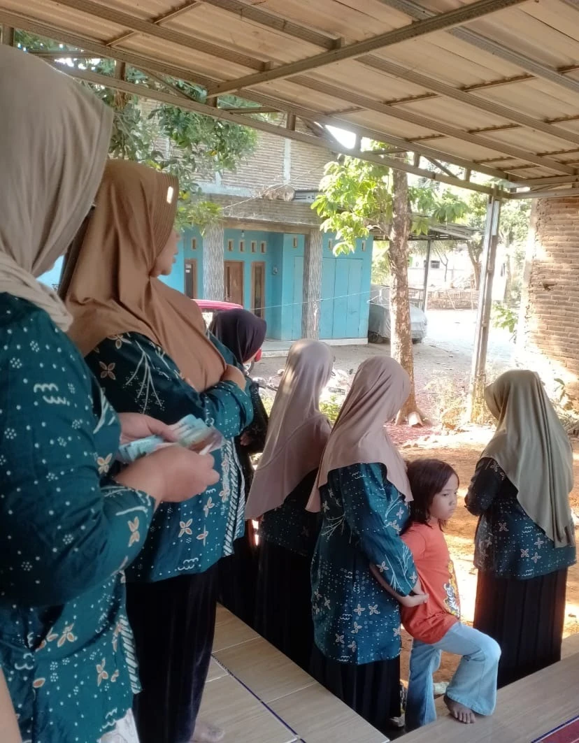Edukasi Kesehatan Lansia: Sosialisasi Pantangan Makanan pada Pertemuan Rutin PKK RT 02 RW 05 Karanggondang