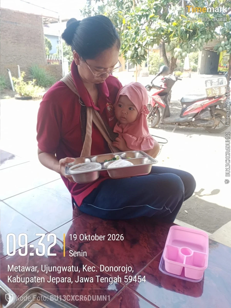 PENDISTRIBUSIAN MBG DI POS 04 RW 01 DESA UJUNGWATU