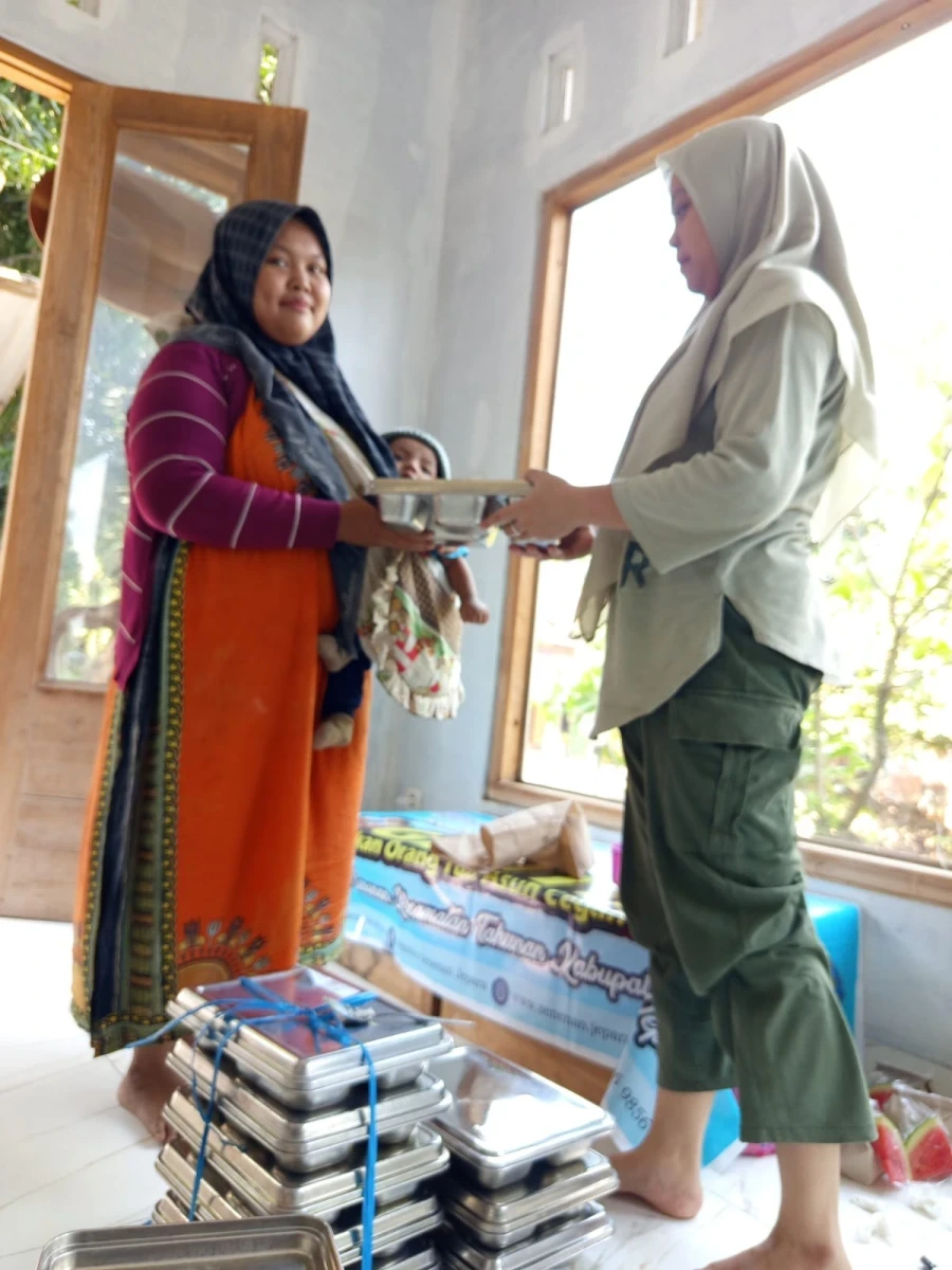 Pembagian MBG di Posyandu Kasih Ibu 4 Desa Senenan