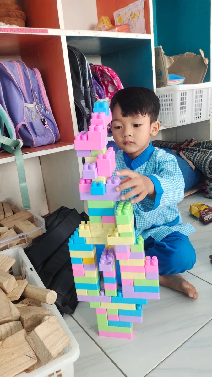 Membuat bangunan dari leggo 