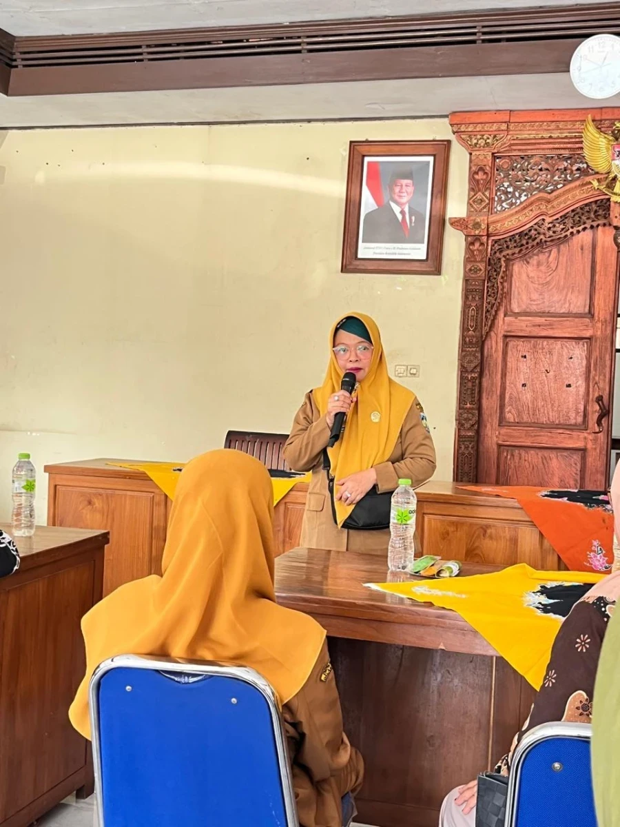 Sosialisasi Guna Meningkatkan Pembinaan, Pemberdayaan, Pengembangan dan Tertib Administrasi Bagi Usaha Mikro Kecil & Menengah (UMKM) di Desa Senenan