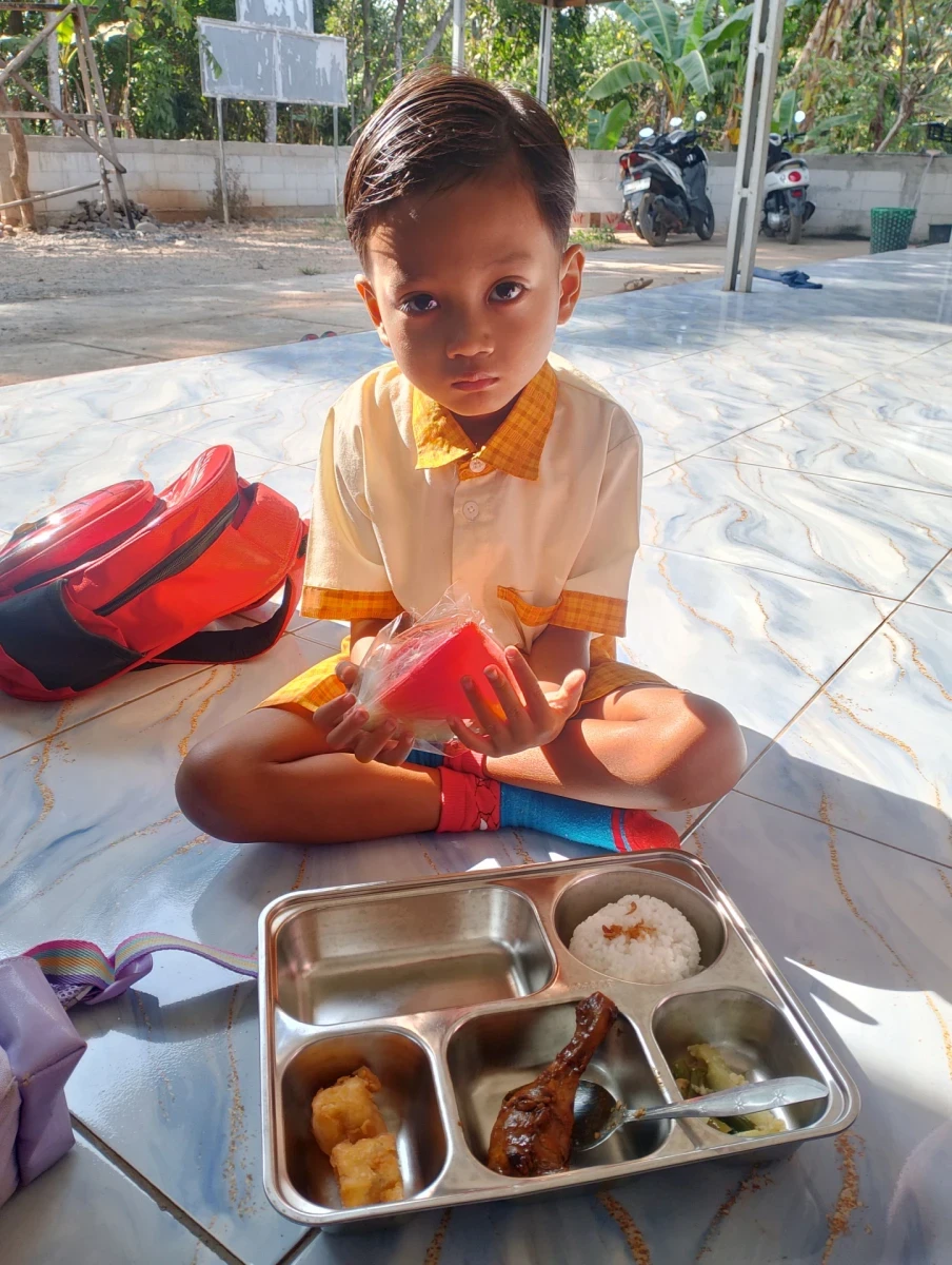 MAKANAN BERGIZI GRATIS