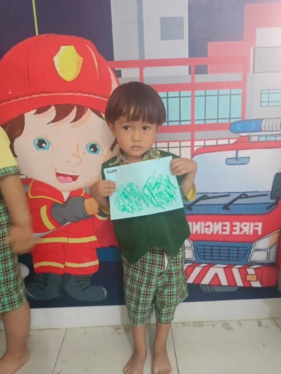 Pos Paud Embun Pagi MENJIPLAK & MEWARNAI DAUN