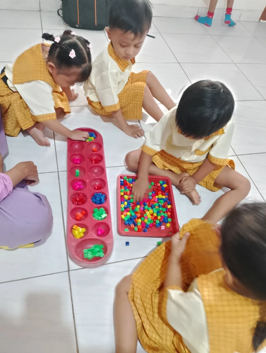 Mengenal warna dan berhitung dengan APE