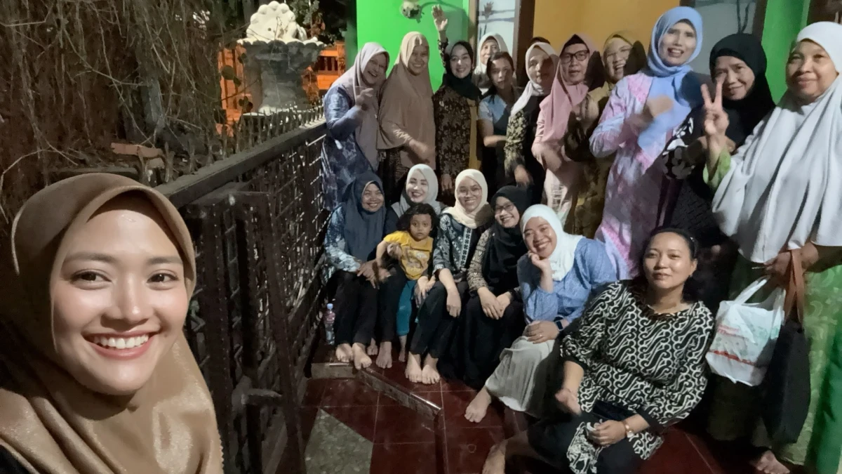 Pertemuan Rutin Kelompok PKK RT 07/07 Griya Tahunan Indah Jepara 