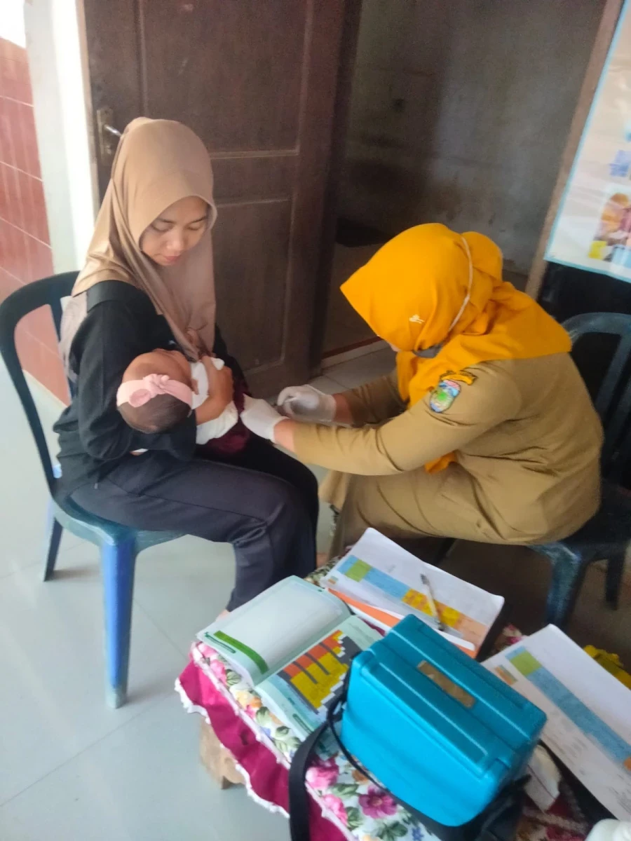 Kegiatan posyandu Melati Putih 2 Desa Mambak