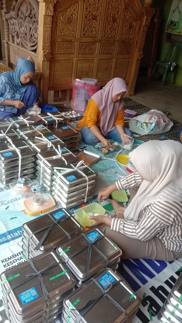 kegiatan pendistribusian mbg rw 1 rutinan bulanan pkk rw 1 dukuh Randusari yang meliputi balita,,bumil,busui 