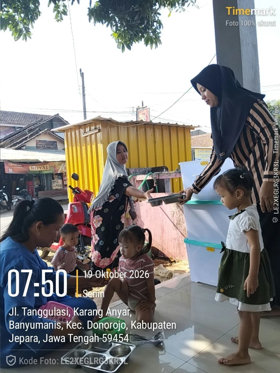KEGIATAN PENDISTRIBUSIAN MBG DAN PMT  Pos Mawar Merah 1, Dukuh Getaan, Desa Banyumanis