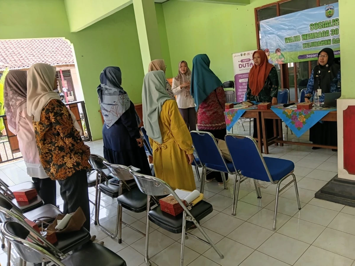 Sosialisasi Wajib Membaca 30 Menit Sehari oleh TPPKK KELURAHAN BAPAGAN