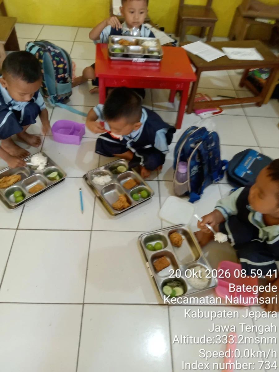 Makan mbg bersama