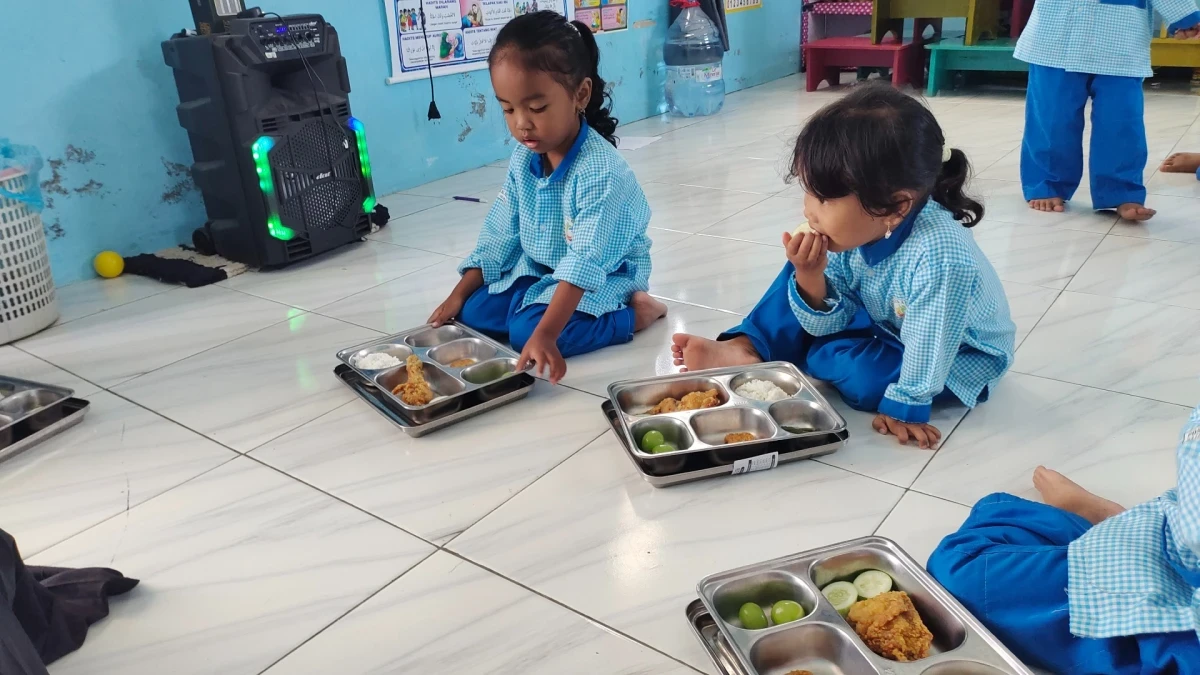 Makan bersama 