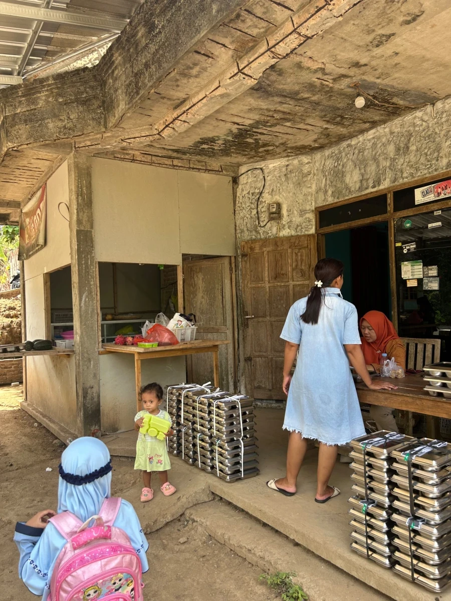 MAKANAN BERGIZI GRATIS