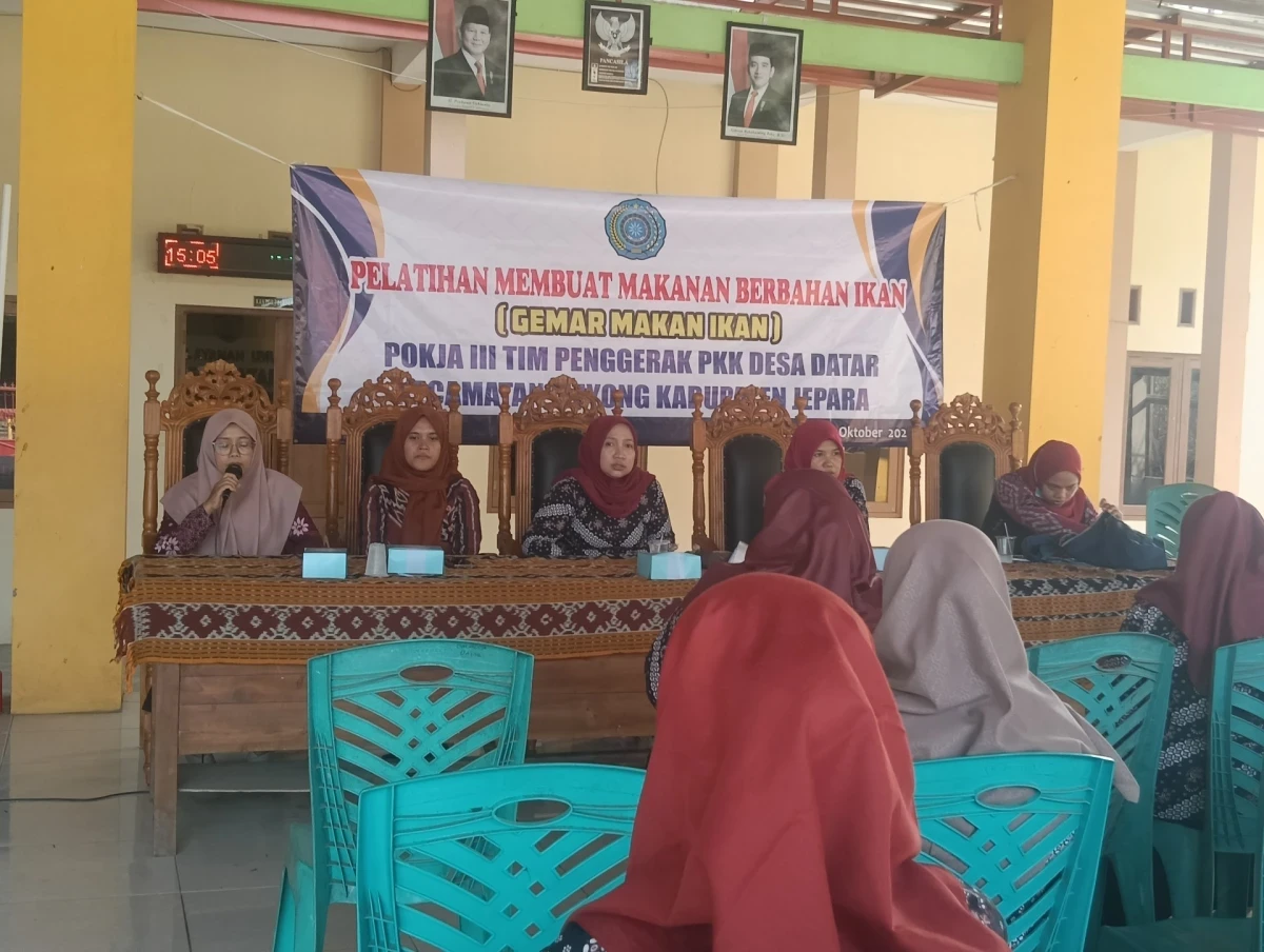 Pelatihan membuat makanan berbahan ikan 