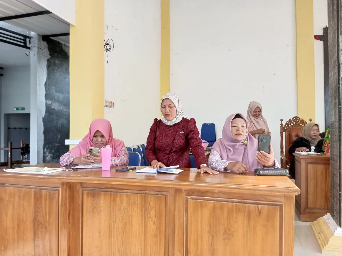 PERINGATAN HARI KARTINI TP.PKK Desa Teluk Awur 